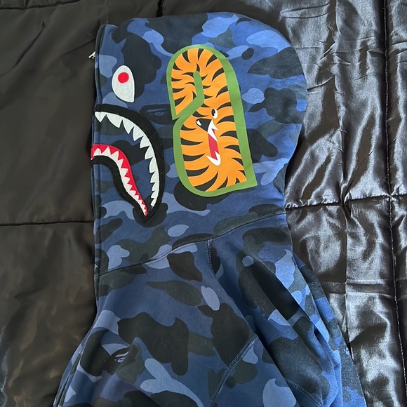 BAPE BLUE CAMO SHARK FULL ZIP HOODIE SZ L - Picture 2 of 5